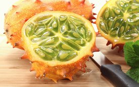weird-delicious-fruits-kiwano-african-horned-cucumber-horned-melon-2.jpg